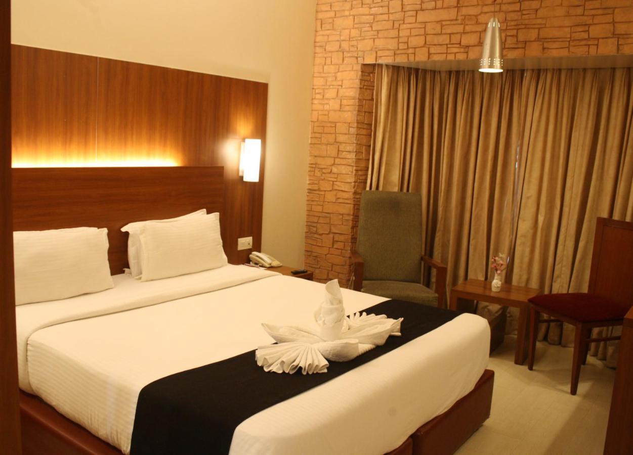 Orbett Hotel Pune Exterior foto