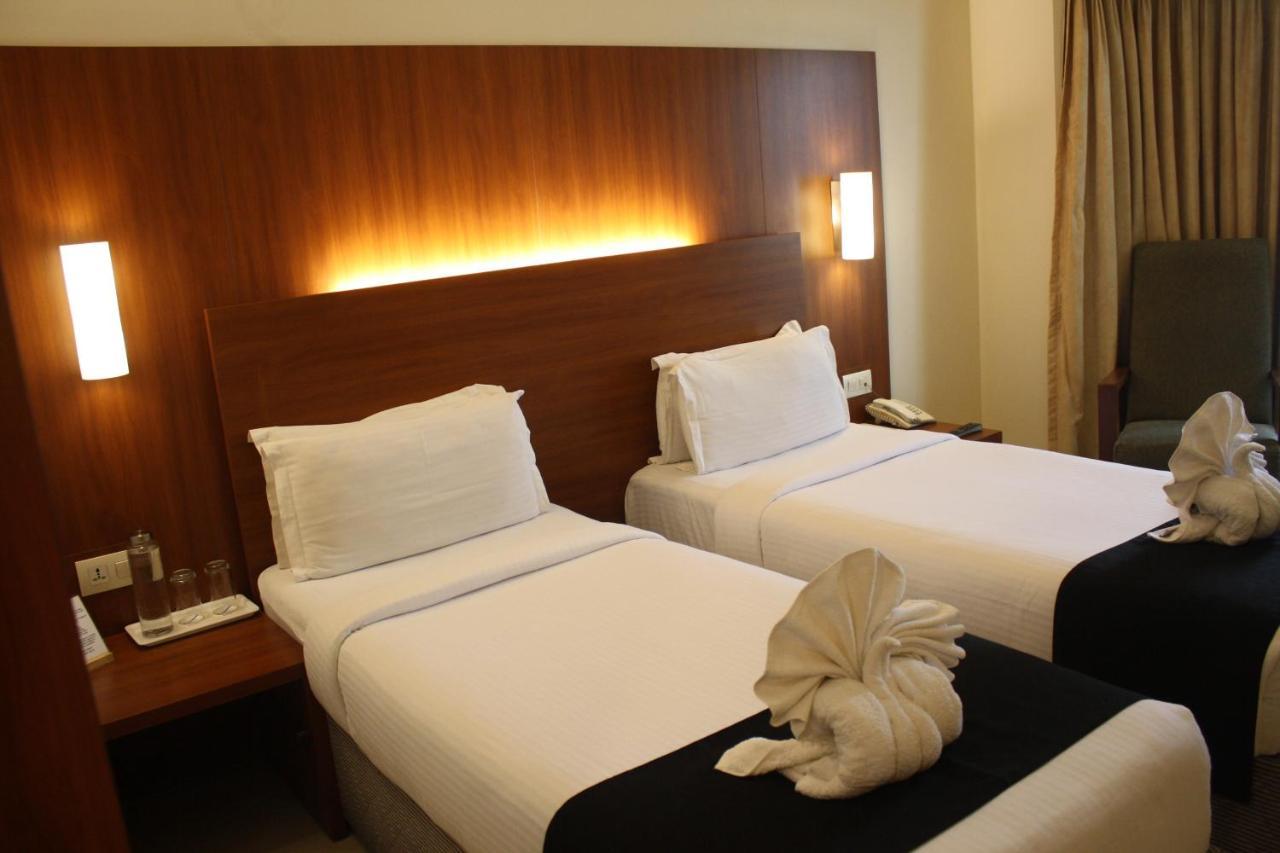 Orbett Hotel Pune Exterior foto