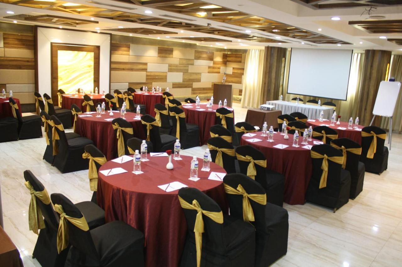 Orbett Hotel Pune Exterior foto