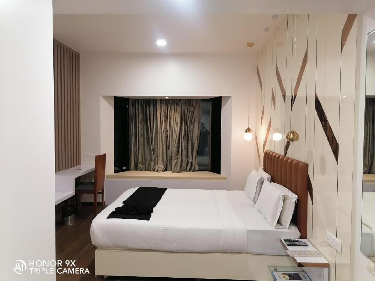 Orbett Hotel Pune Exterior foto