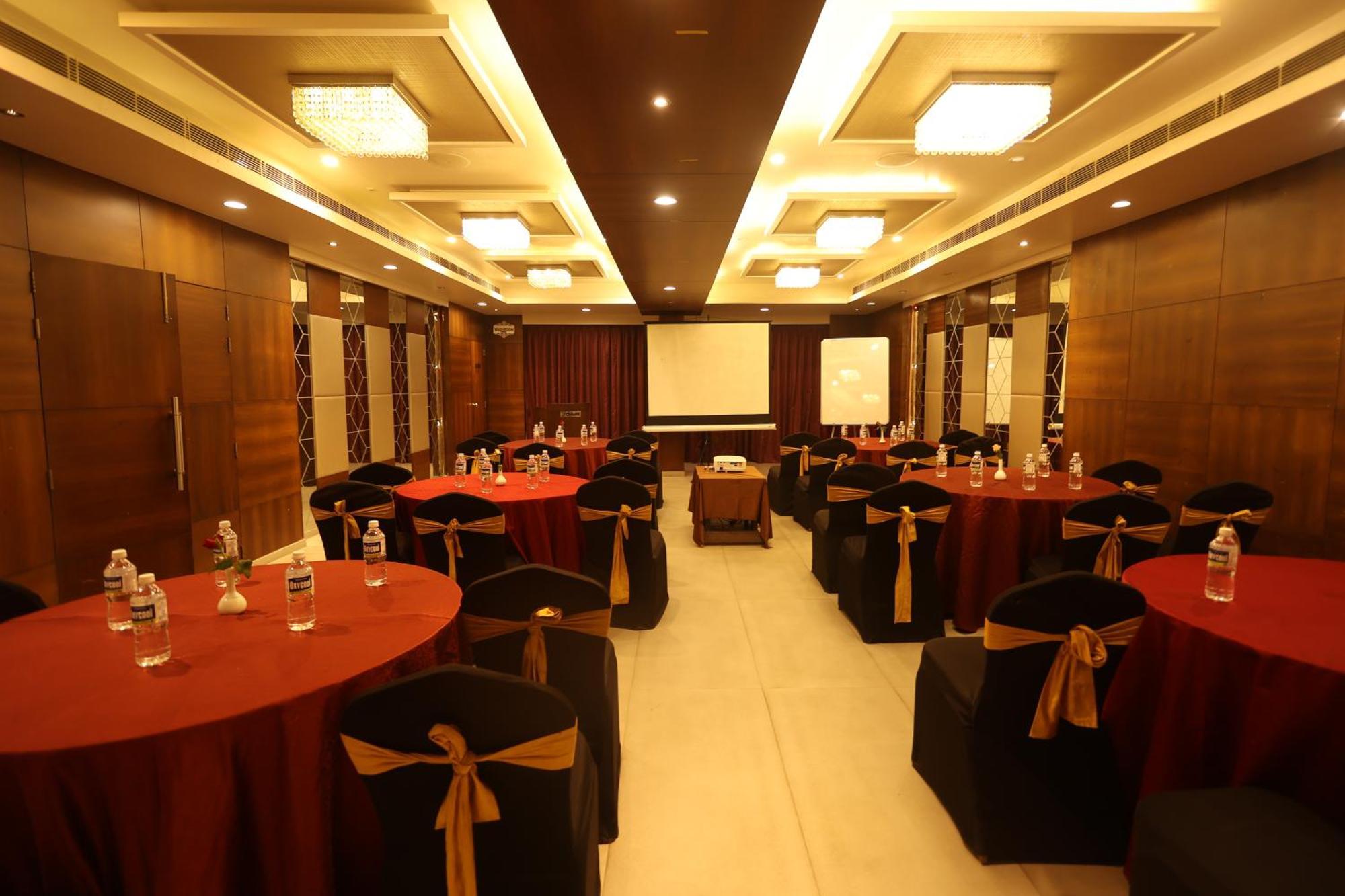 Orbett Hotel Pune Exterior foto